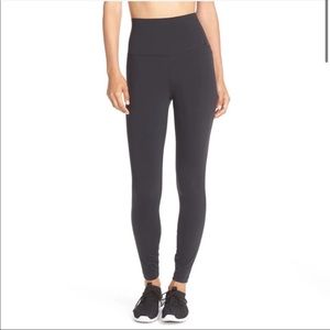 NWOT Nike high rise dri fit leggings